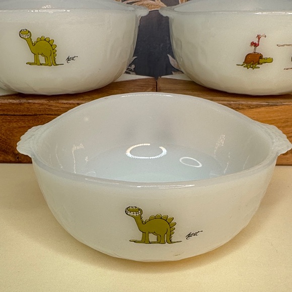Vintage Anchor Hocking Fire King Bowls BC Comics Johnny Hart Dinosaur Set Of 3 - Picture 3 of 14